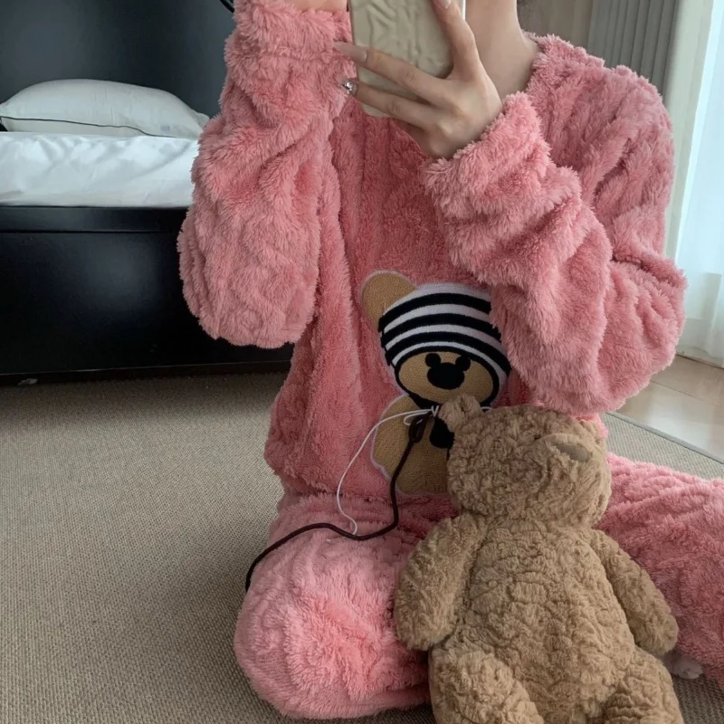 Winter Flannel Cartoon Cute Bear Long-Sleeved Round Neck Pajamas Two-Piece New Fashion Casual Style Homewear Trousers Set
Winter Flannel Cartoon Cute Bear Long-Sleeved Round Neck Pajamas Two-Piece New Fashion Casual Style Homewear Trousers Set