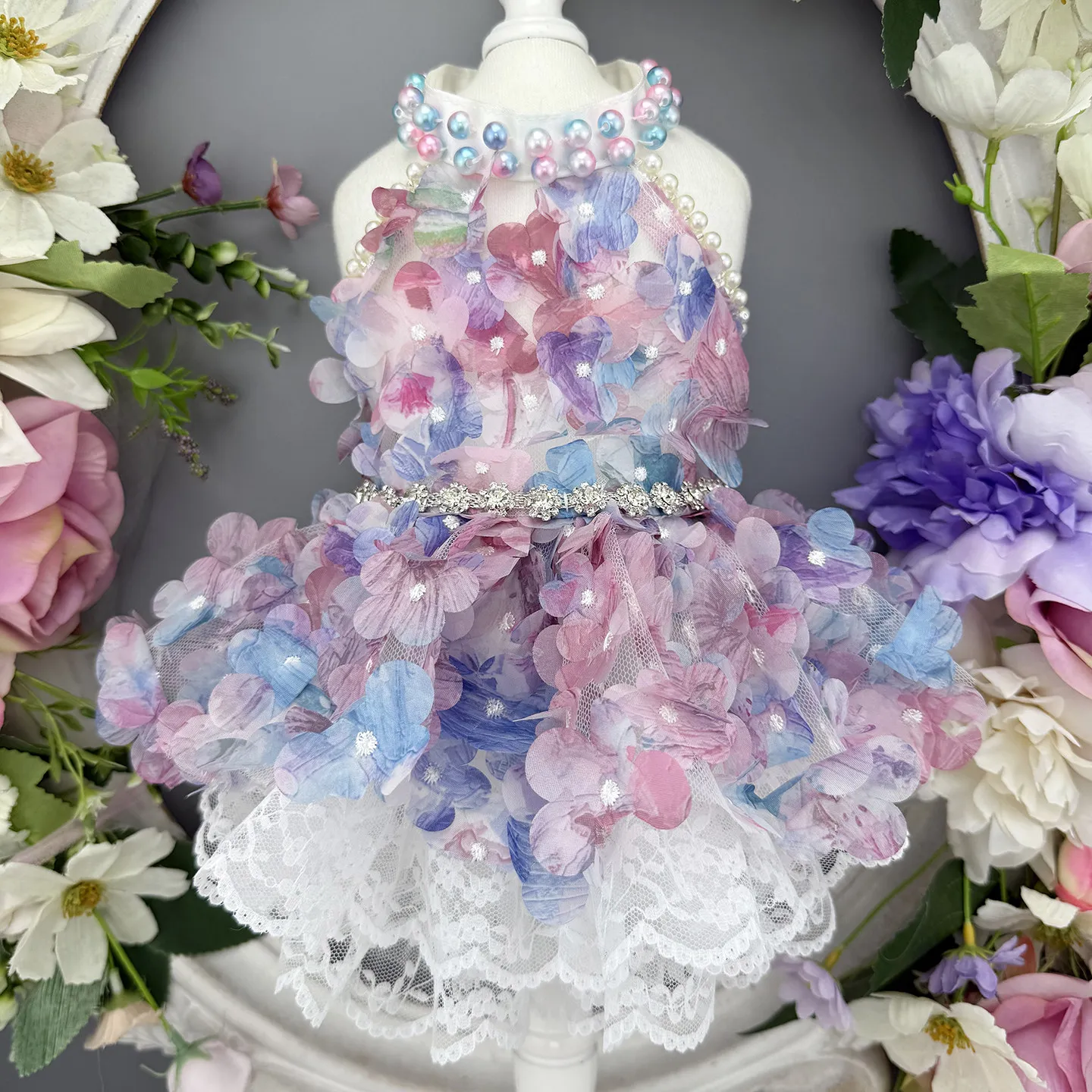 Handmade 3D Lace Dog Dress Pearl Beaded Tulle Skirt Luxury Princess Gown for Small Pets Wedding Birthday Party Formal Costume
Handmade 3D Lace Dog Dress Pearl Beaded Tulle Skirt Luxury Princess Gown for Small Pets Wedding Birthday Party Formal Costume