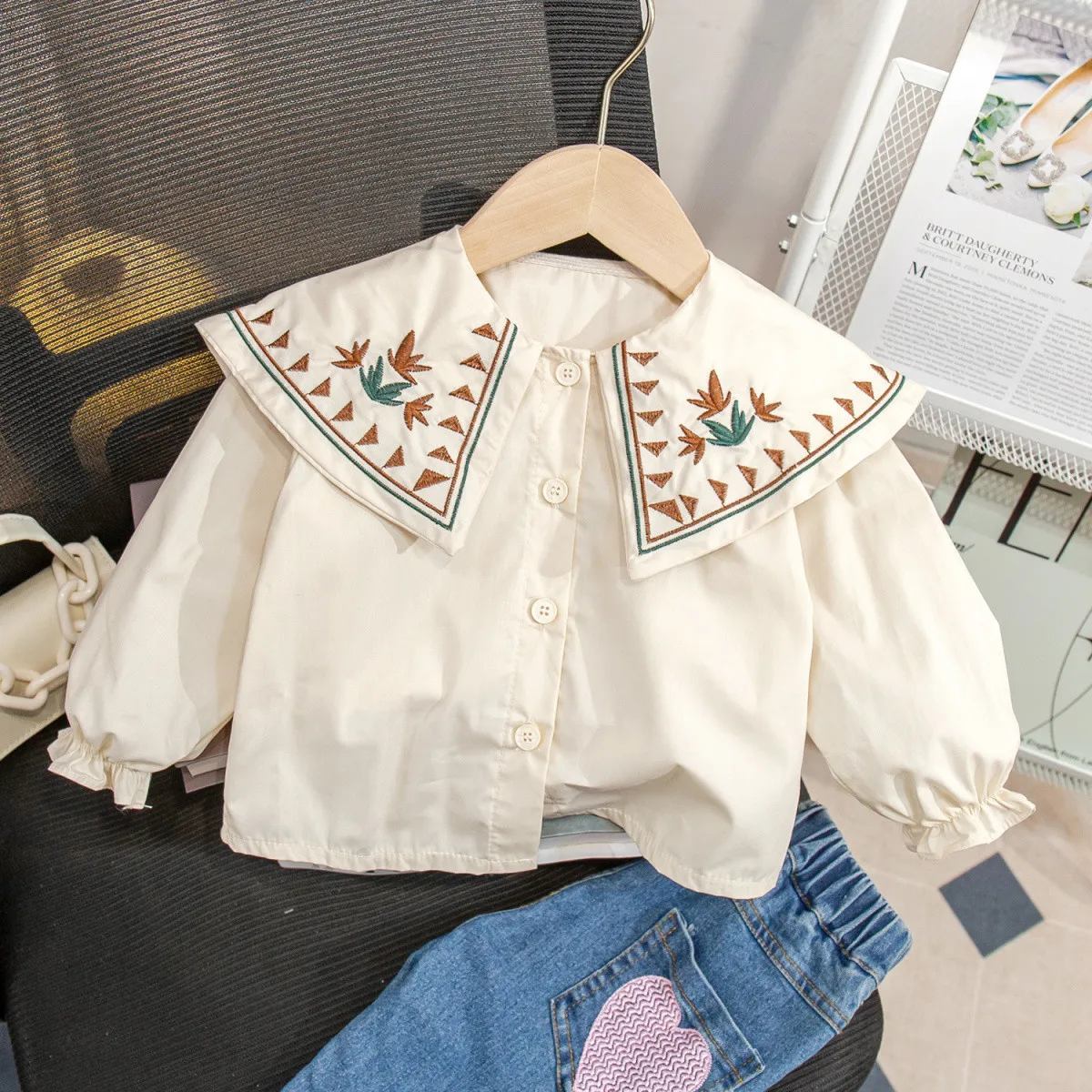 Girls Shirt Spring Autumn Fashionable Casual Embroidered Collar Shirt Children's Baby Blouse Korean Style Clothing
Girls Shirt Spring Autumn Fashionable Casual Embroidered Collar Shirt Children's Baby Blouse Korean Style Clothing