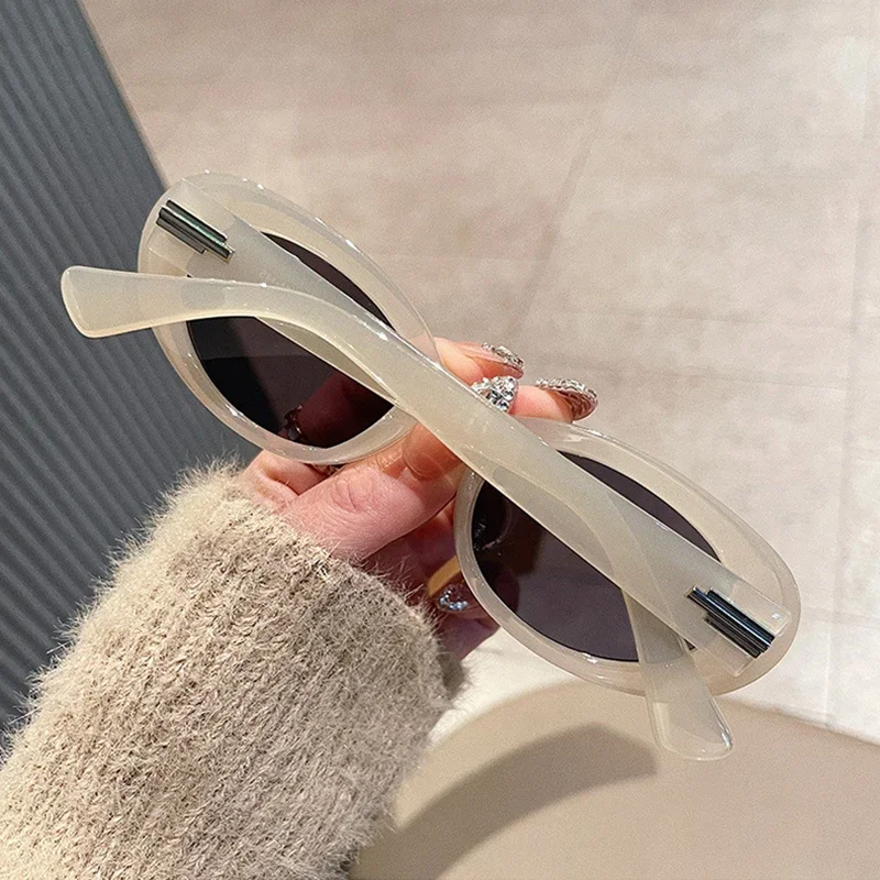 Ins Popular Fashion Oval Sunglasses Women Retro Rivets Decoration Brand Designer Men Cat Eye Blue Sun Glasses
Ins Popular Fashion Oval Sunglasses Women Retro Rivets Decoration Brand Designer Men Cat Eye Blue Sun Glasses