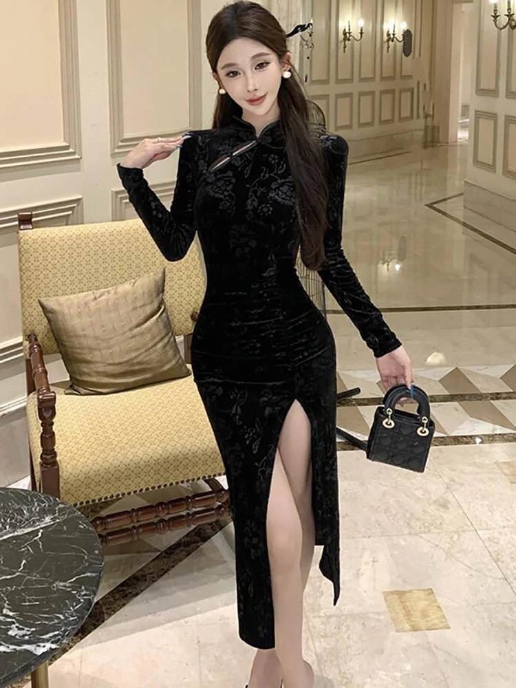Women Korean Vintage Hepburn Luxury Long Dress Autumn Winter Black Velvet Jacquard Slit Long Dress 2026 Elegant Bodycon Vestidos
Women Korean Vintage Hepburn Luxury Long Dress Autumn Winter Black Velvet Jacquard Slit Long Dress 2026 Elegant Bodycon Vestidos