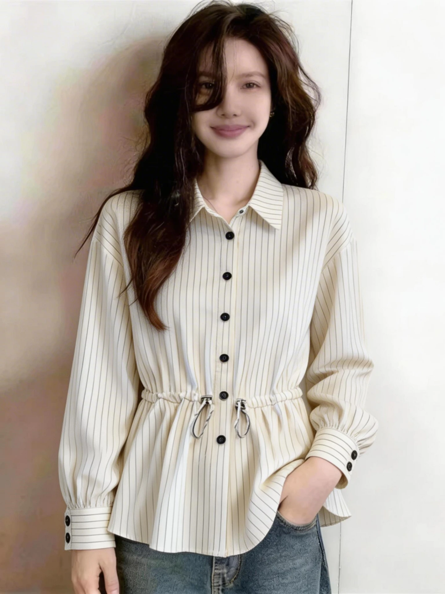 Slimming Effect Collar Long Sleeve Striped Base Shirt Women Summer 2026 plus Size Drawstring Waist Concealing Top
Slimming Effect Collar Long Sleeve Striped Base Shirt Women Summer 2026 plus Size Drawstring Waist Concealing Top