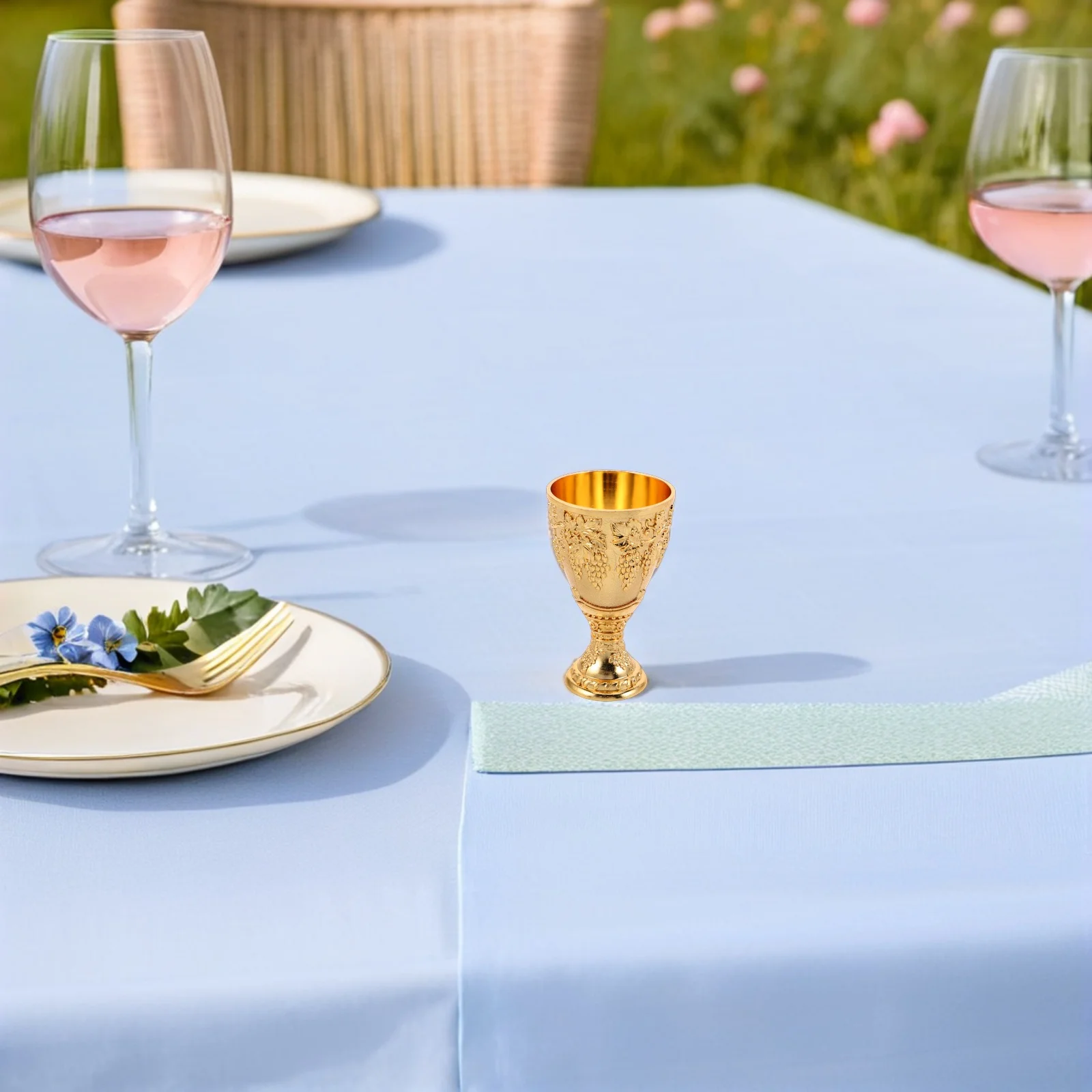 2Pcs Zinc Alloy Retro Vintage Embossed Floral Chalice Goblets Mini Wine Cups Communion Party Cocktail Drinking Goblet Glassware
2Pcs Zinc Alloy Retro Vintage Embossed Floral Chalice Goblets Mini Wine Cups Communion Party Cocktail Drinking Goblet Glassware