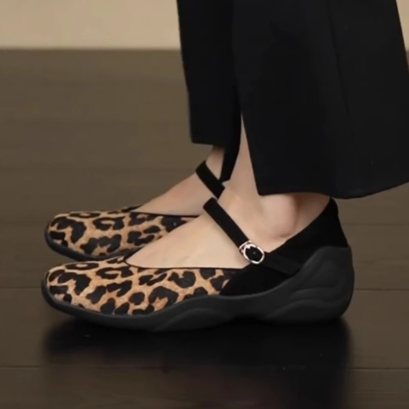Women Leopard Sneakers Sport Shoes Sandals Loafers 2025 New Summer Fashion Flats Platform Casual Shoes Woman Running Zapatos
Women Leopard Sneakers Sport Shoes Sandals Loafers 2025 New Summer Fashion Flats Platform Casual Shoes Woman Running Zapatos