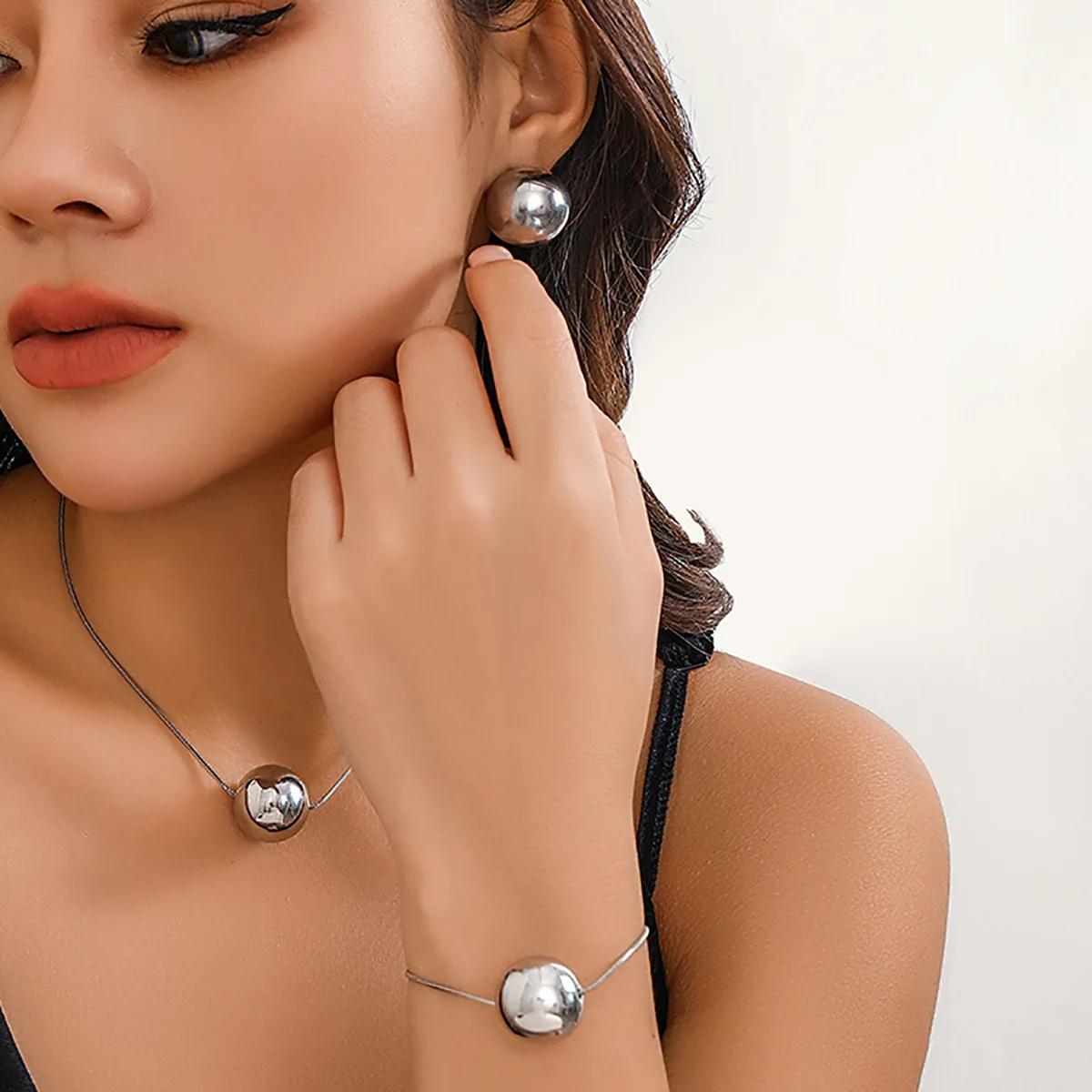 Snake Chain Necklace with Geometric Round Ball Pendant Punk Layered Jewelry for Women Edgy Statement Lightweight Adjustable
Snake Chain Necklace with Geometric Round Ball Pendant Punk Layered Jewelry for Women Edgy Statement Lightweight Adjustable