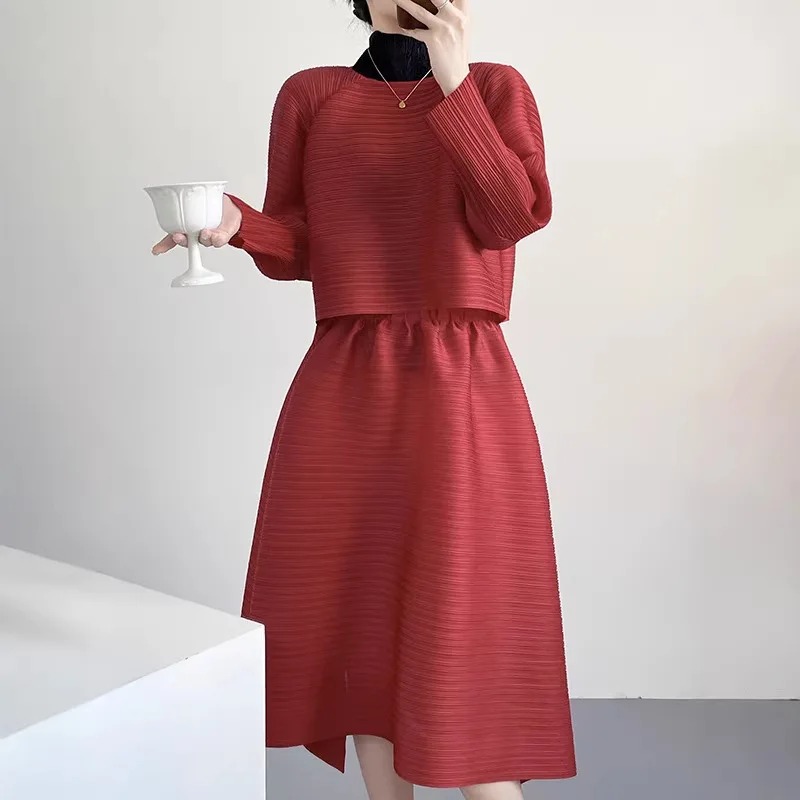 Miyake Style Solid Color Simple Suit Women's Fashion Design Jump Top + Skirt Two-piece Set Loose Pleats Complete Set 2026 New
Miyake Style Solid Color Simple Suit Women's Fashion Design Jump Top + Skirt Two-piece Set Loose Pleats Complete Set 2026 New