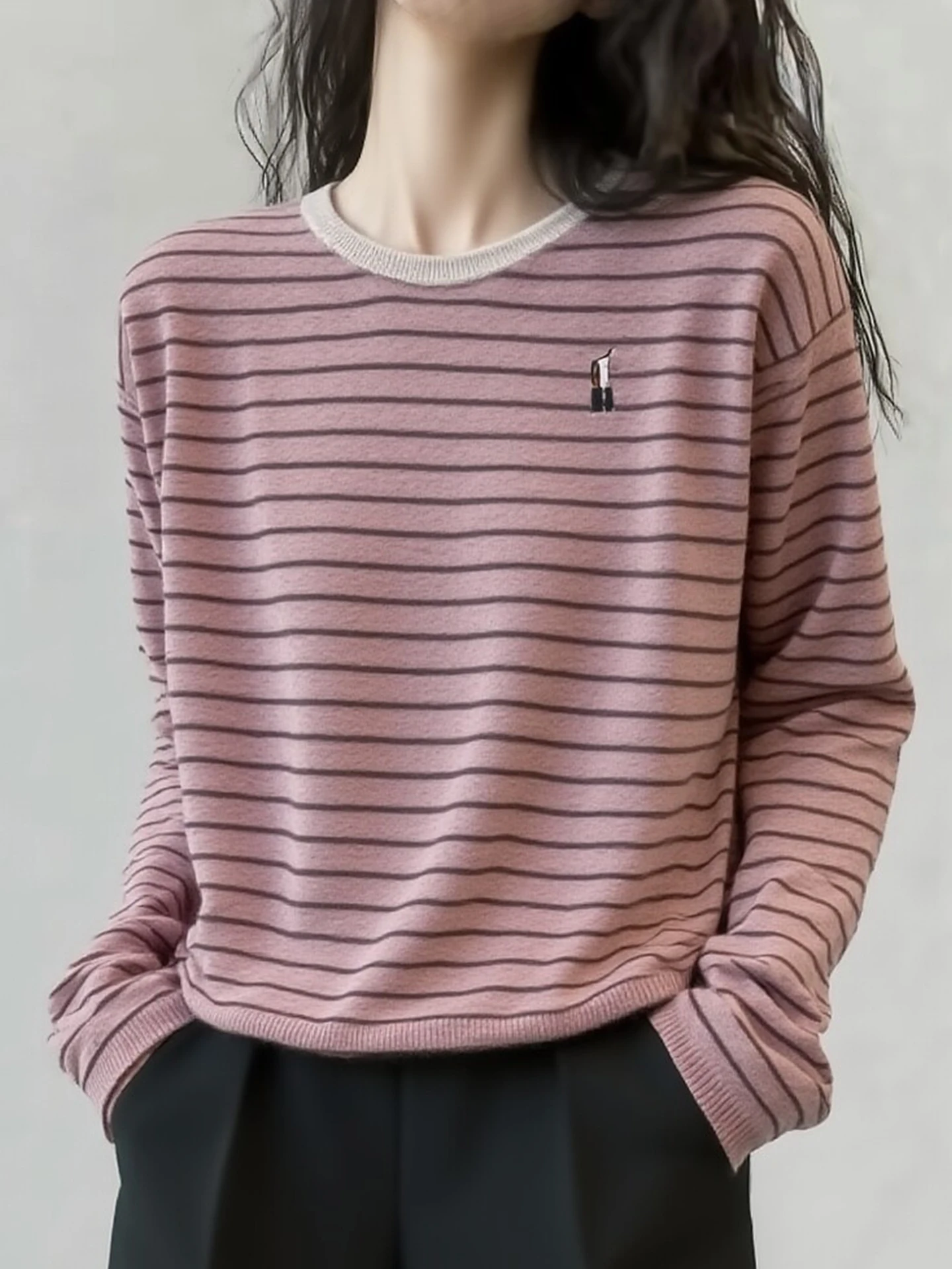 Laid-back Stripe Knitwear Embroidered round Neck Long Sleeve Women's Top Winter Design Casual Straight Stitched Fashion
Laid-back Stripe Knitwear Embroidered round Neck Long Sleeve Women's Top Winter Design Casual Straight Stitched Fashion
