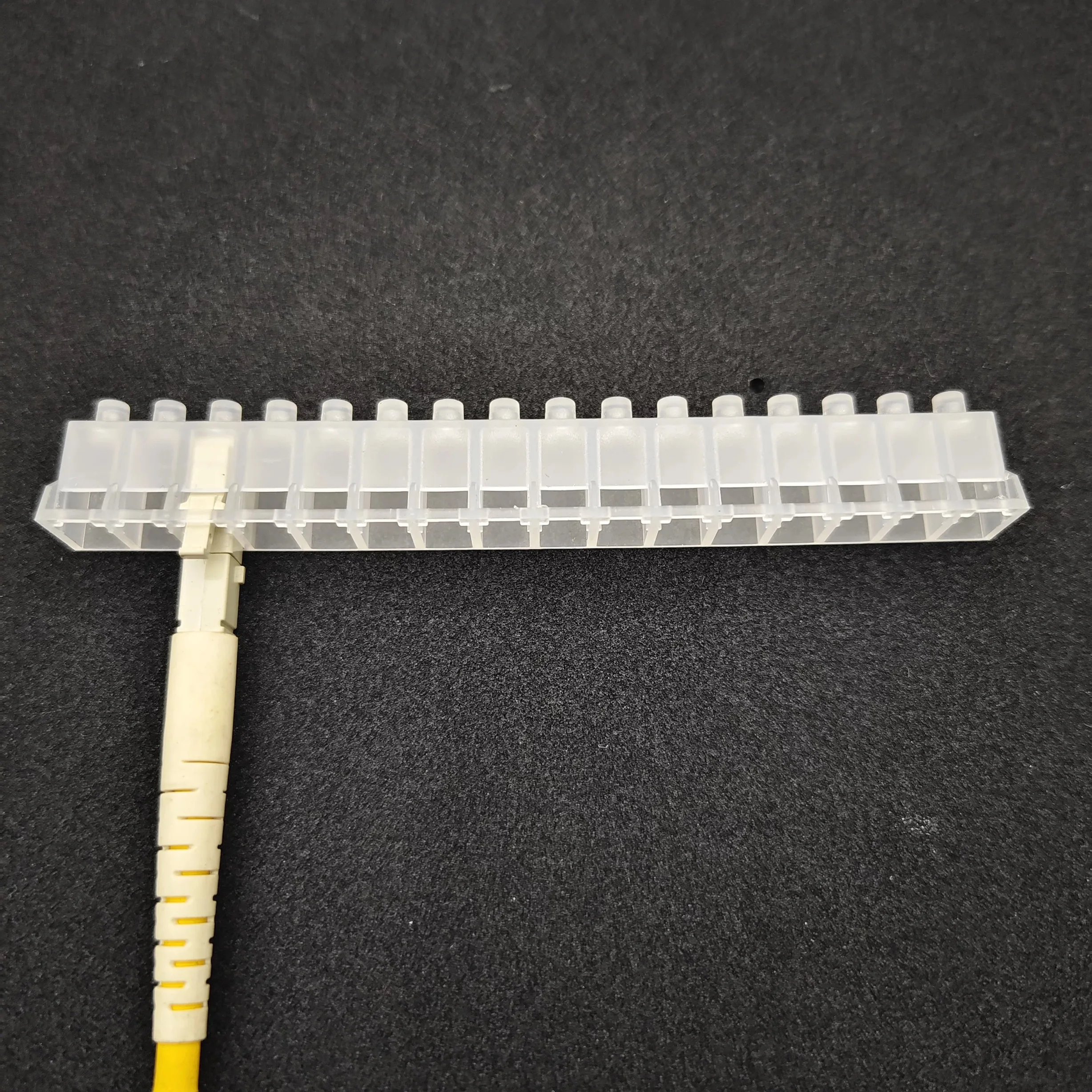 LC 16 port dust cap square 50pcs for fiber optic jumper adapter for fiber connector plug sealing cap 16 fibers LC UPC APC
LC 16 port dust cap square 50pcs for fiber optic jumper adapter for fiber connector plug sealing cap 16 fibers LC UPC APC