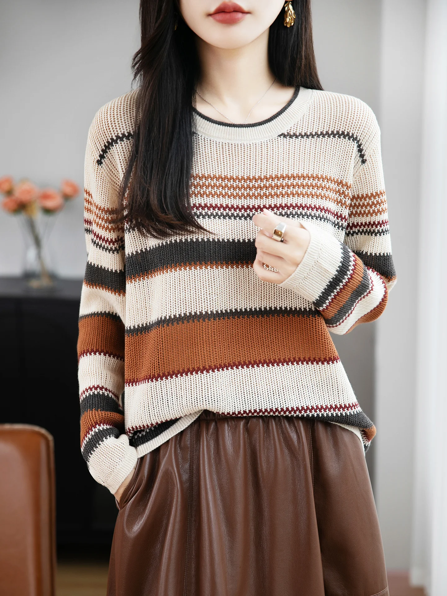 Элегантный женский камвольный свитер из мериносовой шерсти, новый осенне-зимний женский трикотаж, полосатый пуловер, женская одежда с длинными рукавами, топы
Элегантный женский камвольный свитер из мериносовой шерсти, новый осенне-зимний женский трикотаж, полосатый пуловер, женская одежда с длинными рукавами, топы