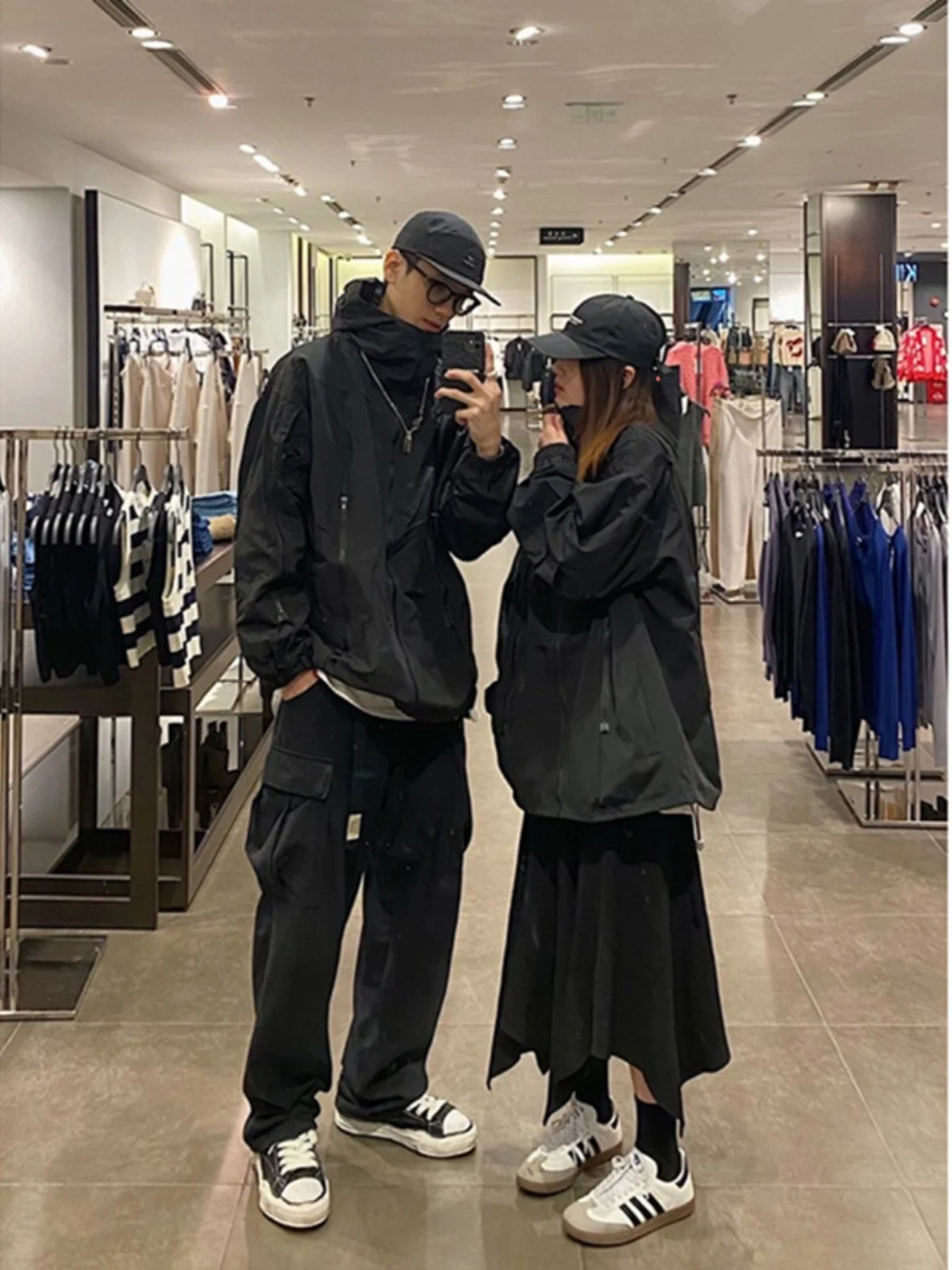 American Sle Sungai Yang Men's Outdoor Climbing Jaet Ice Silk Sun Protection Summer Faionable Casual Hooded Zipper
American Sle Sungai Yang Men's Outdoor Climbing Jaet Ice Silk Sun Protection Summer Faionable Casual Hooded Zipper