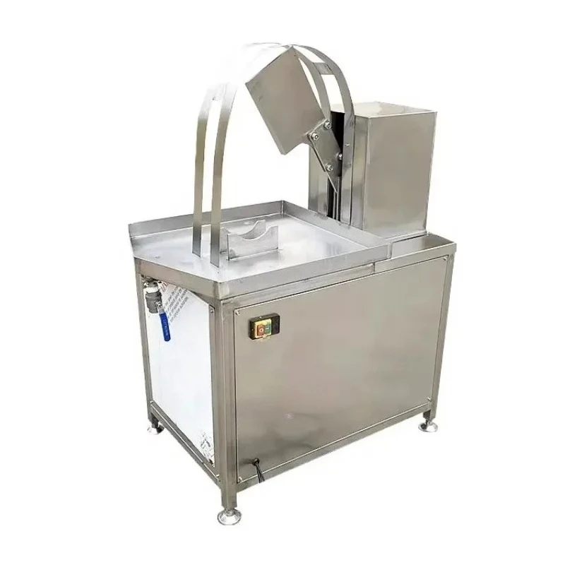 Factory Direct Supply European Green Coconut Cutting Machine/hot Sale Coconut Milk Extracting Machine