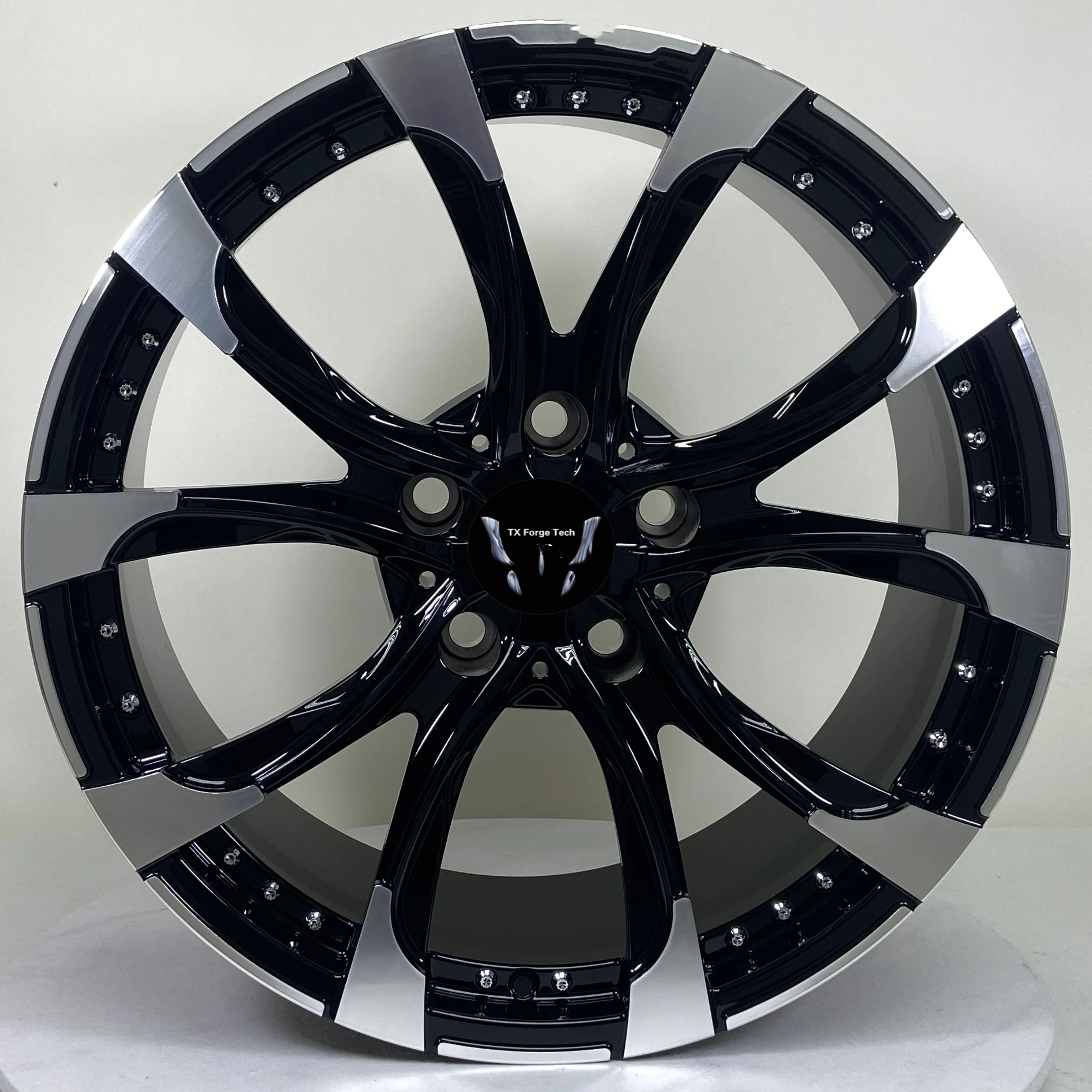 High-Performance Custom Forged Bronze Aluminum Rims New OEM Passenger Car Wheels 25mm 35mm 40mm Studs Aluminum Alloy Material
High-Performance Custom Forged Bronze Aluminum Rims New OEM Passenger Car Wheels 25mm 35mm 40mm Studs Aluminum Alloy Material
