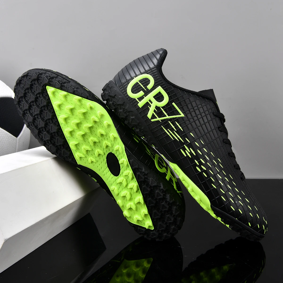 Мужские сверхлегкие футбольные бутсы для профессиональных тренировок, мягкие дышащие бутсы для игры на траве, унисекс, спортивные кроссовки
Мужские сверхлегкие футбольные бутсы для профессиональных тренировок, мягкие дышащие бутсы для игры на траве, унисекс, спортивные кроссовки