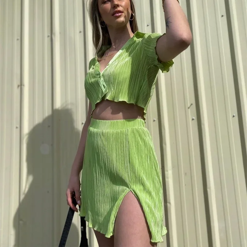 2022 New Summer Solid Color Lapel Pleated Short-sleeved Shirt Slit Skirt Loose Fashion Casual Comfortable Green Suit Women's Top
2022 New Summer Solid Color Lapel Pleated Short-sleeved Shirt Slit Skirt Loose Fashion Casual Comfortable Green Suit Women's Top
