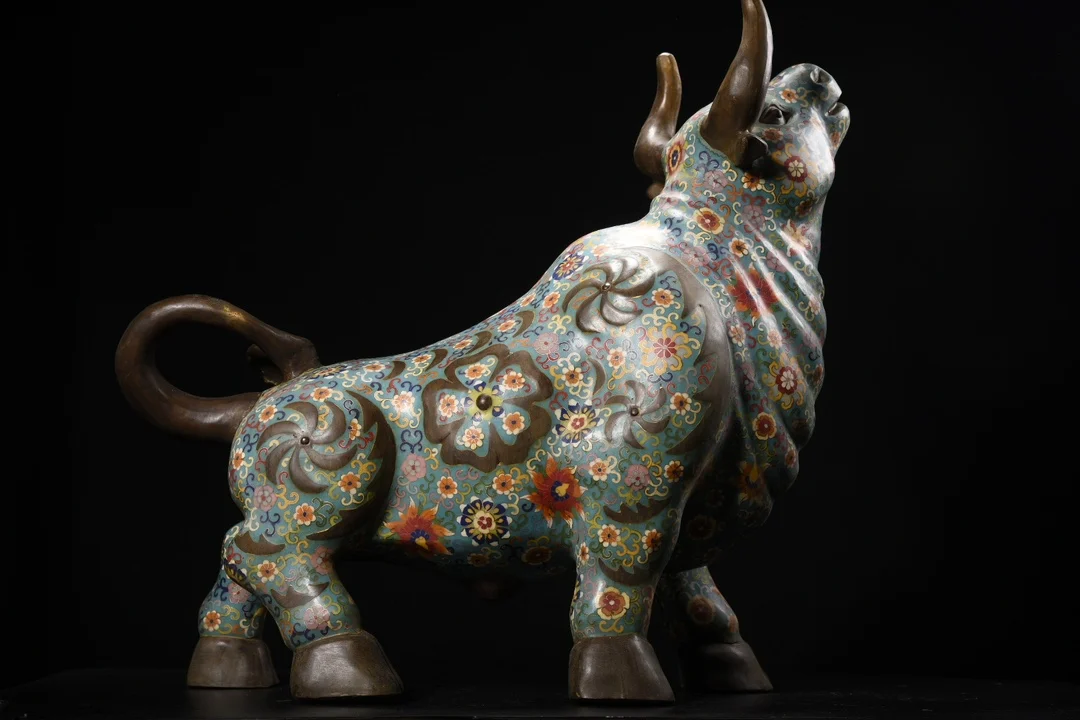19"Tibetan Temple Collection Old Bronze Cloisonne Enamel Lotus Struggling Bull Statue Cattle Bull Market Amass wealth Ornaments
19"Tibetan Temple Collection Old Bronze Cloisonne Enamel Lotus Struggling Bull Statue Cattle Bull Market Amass wealth Ornaments