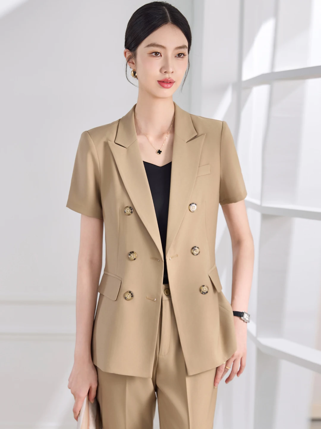 Khaki Color Women's Suit Jacket 2026 New Summer Formal Interview High-End Feeling Career Women's Suit Set Professional Style
Khaki Color Women's Suit Jacket 2026 New Summer Formal Interview High-End Feeling Career Women's Suit Set Professional Style