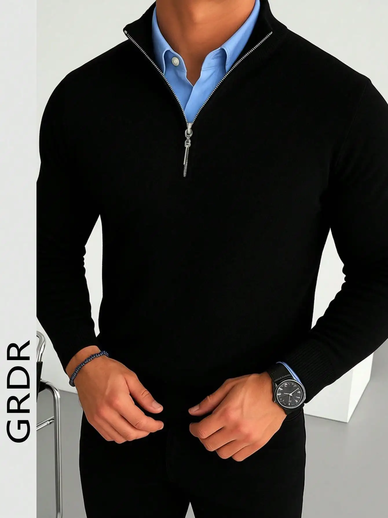 Мужской черный свитер с длинным рукавом и короткой молнией для повседневной носки
Мужской черный свитер с длинным рукавом и короткой молнией для повседневной носки