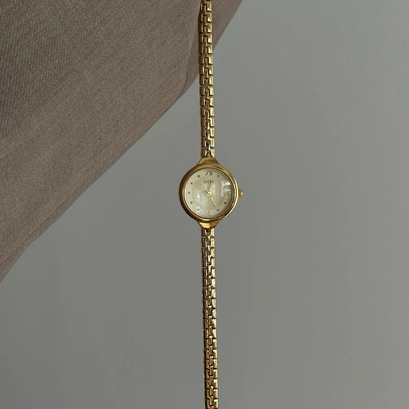 Noblesmall gold watch round women's watch 2025 new light luxury niche student simple trend waterproof quartz bracelet watch gift
Noblesmall gold watch round women's watch 2025 new light luxury niche student simple trend waterproof quartz bracelet watch gift