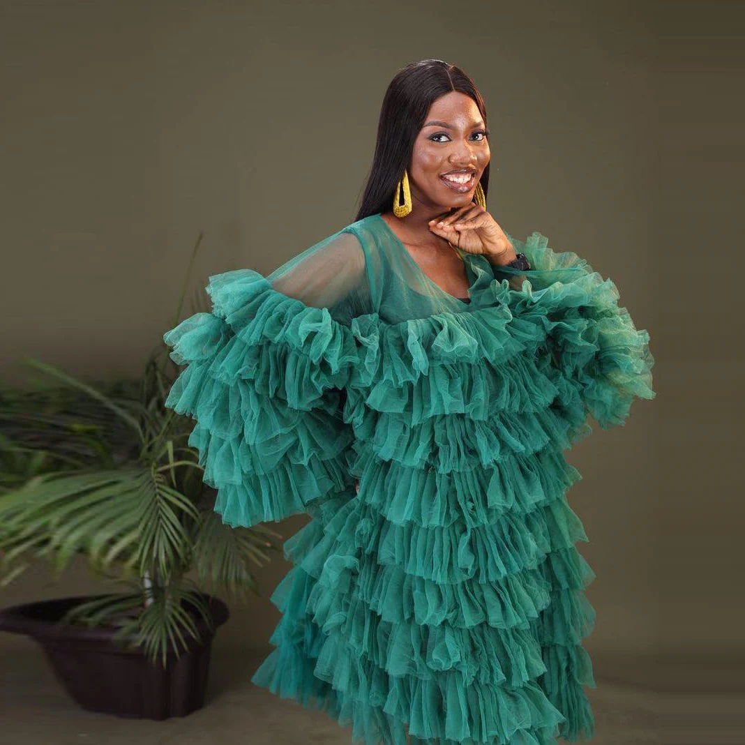 Emerald Green Tiered Ruffle Tulle Dress Flare Sleeve Loose Fit Formal Gown for Women African Party Photoshoot
Emerald Green Tiered Ruffle Tulle Dress Flare Sleeve Loose Fit Formal Gown for Women African Party Photoshoot