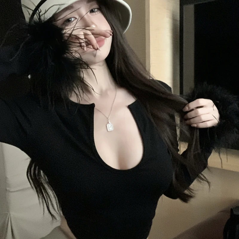women V-neck pullover top black long sleeved base shirt with ostrich fur cuffs T-shirt Korean Reviews Many Clothes autumn new
women V-neck pullover top black long sleeved base shirt with ostrich fur cuffs T-shirt Korean Reviews Many Clothes autumn new