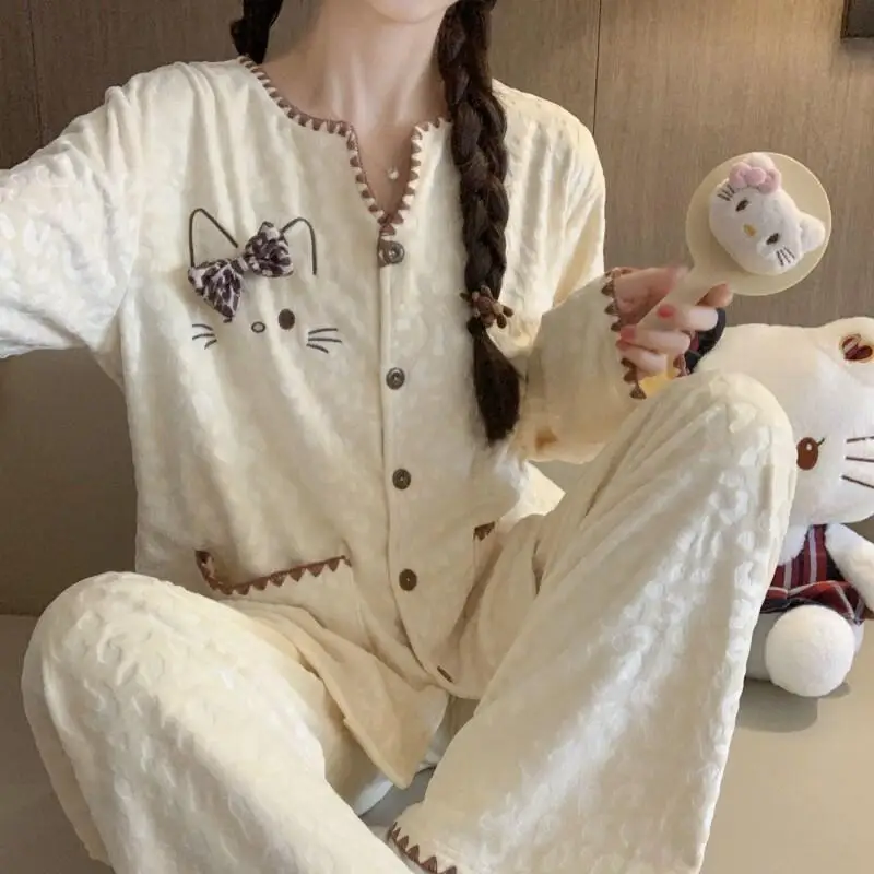 Комплект пижам Sanrio Hello Kitty из кашемира для женщин, домашняя одежда для отдыха, милый желтый комплект с длинными рукавами, утолщенный, теплый, для осени и зимы
Комплект пижам Sanrio Hello Kitty из кашемира для женщин, домашняя одежда для отдыха, милый желтый комплект с длинными рукавами, утолщенный, теплый, для осени и зимы