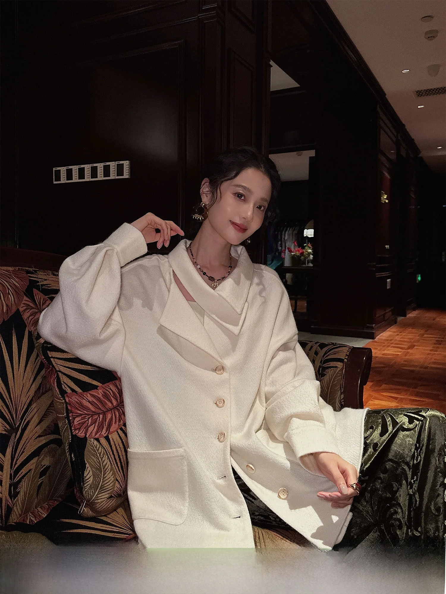 Sanji Black Flower Knitted Thickened Double Collar Women's Shirt Commute Style Winter Collection Long Sleeve Warmth Assurance
Sanji Black Flower Knitted Thickened Double Collar Women's Shirt Commute Style Winter Collection Long Sleeve Warmth Assurance