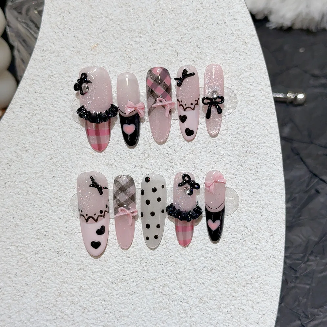 10pcs Handmade Press on Nails Black and Pink French Checkered Heart Bow False Nail for Women&Girl Removable Wearable Nail Art
10pcs Handmade Press on Nails Black and Pink French Checkered Heart Bow False Nail for Women&Girl Removable Wearable Nail Art