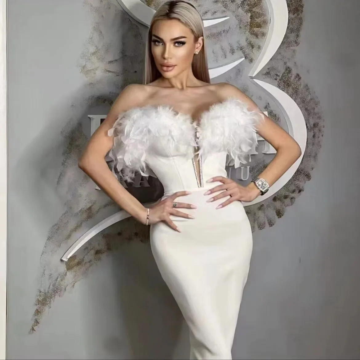 Feathers Strapless Sexy Slim Fit Bandage Dress For Women Elegant Off The Shoulder Bodycon Evening Party Dresses Vestidos New
Feathers Strapless Sexy Slim Fit Bandage Dress For Women Elegant Off The Shoulder Bodycon Evening Party Dresses Vestidos New