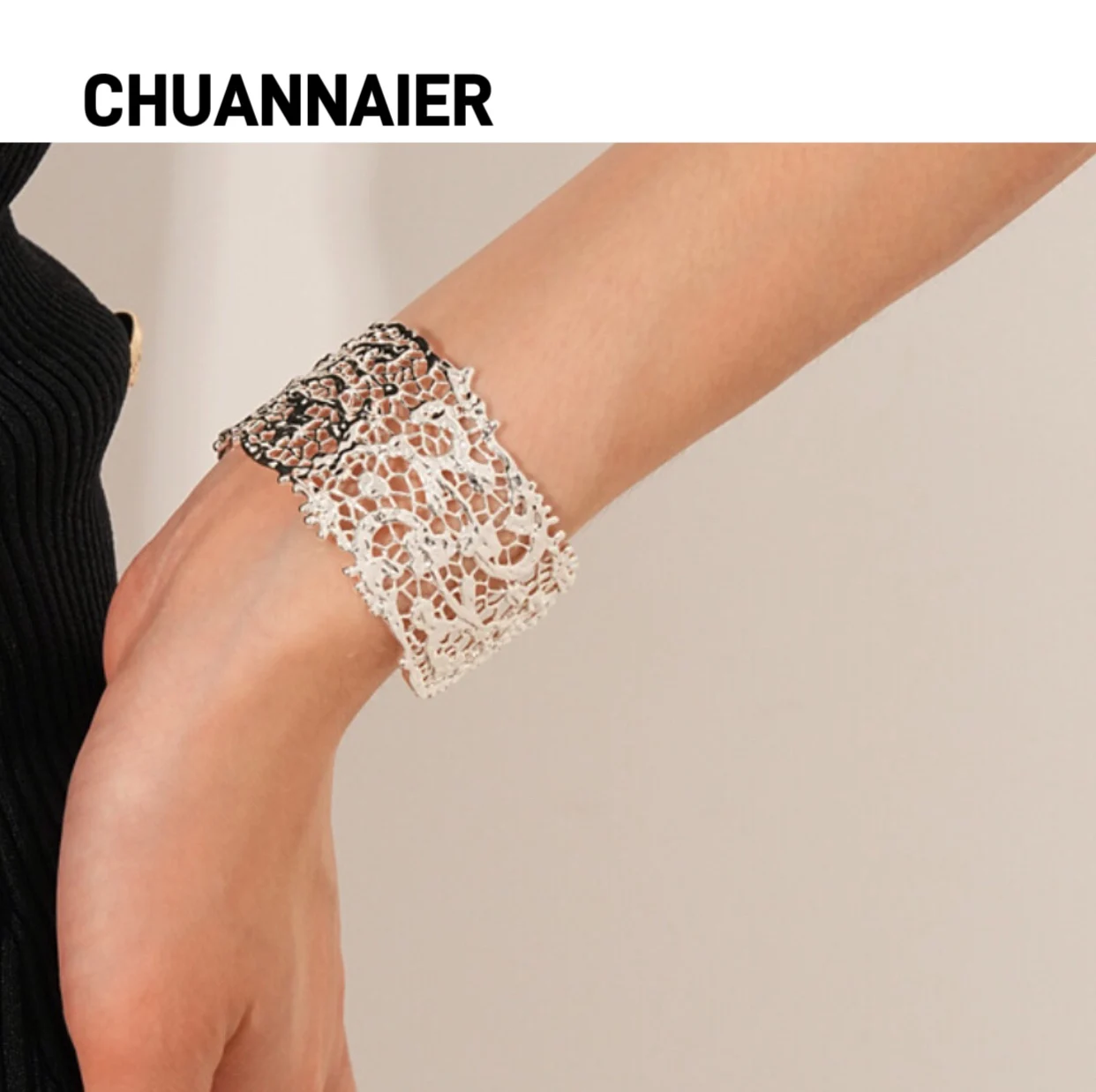 Metal luxurious lace design sense irregular opening lady's bracelet European and American wristband individuality high-end feel
Metal luxurious lace design sense irregular opening lady's bracelet European and American wristband individuality high-end feel