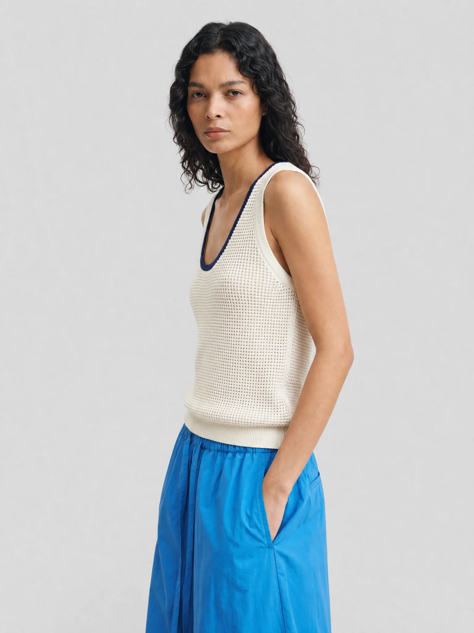 Ayuko Studio Heavyweight 100% Pure Combed Cotton BC Style Hollow Knitted Texture Knitwear Vest Simple Loose Fit Women's Sweater
Ayuko Studio Heavyweight 100% Pure Combed Cotton BC Style Hollow Knitted Texture Knitwear Vest Simple Loose Fit Women's Sweater