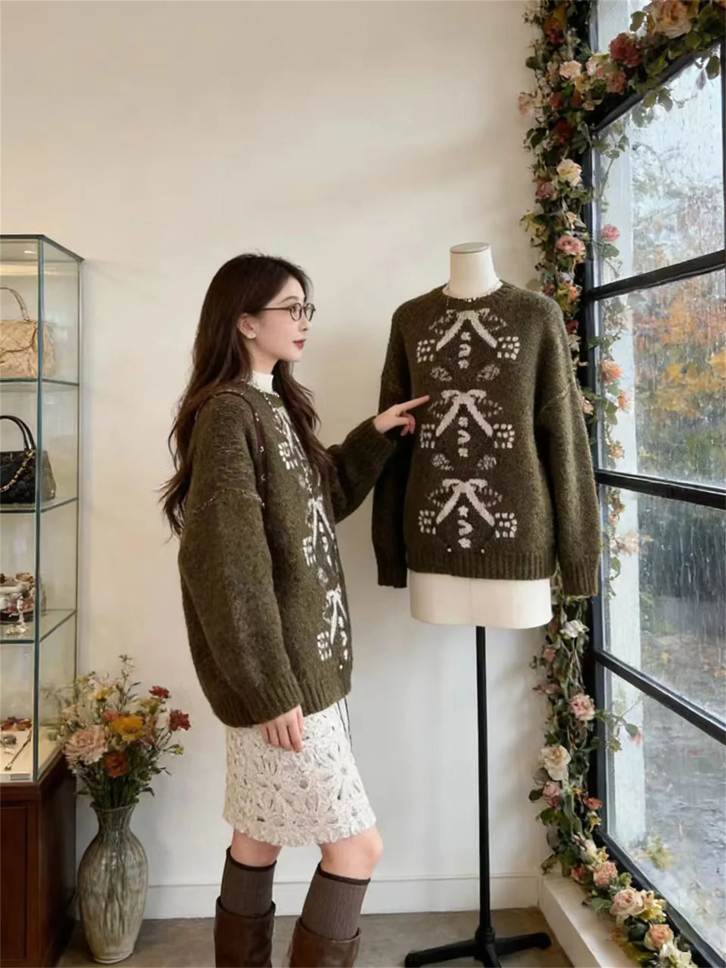 Hong Kong Sle Loose Fit Floral Embroidery Top And Skirt Set Women's Faion Casual Wear Spring Season High Waist orts
Hong Kong Sle Loose Fit Floral Embroidery Top And Skirt Set Women's Faion Casual Wear Spring Season High Waist orts