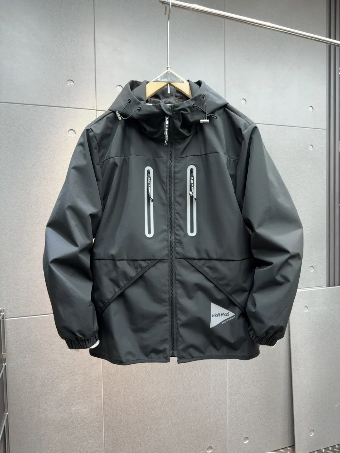 Spring 2026 Men's Hooded Jaet Casual Versatile Outdoor Top Polyester Fiber Zipper Decoration Long Sve Pure Color
Spring 2026 Men's Hooded Jaet Casual Versatile Outdoor Top Polyester Fiber Zipper Decoration Long Sve Pure Color