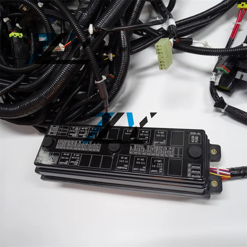 21Q6-18100 Новый полный жгут проводов 21Q6-18100 R220LC-9S Экскаватор
21Q6-18100 Новый полный жгут проводов 21Q6-18100 R220LC-9S Экскаватор