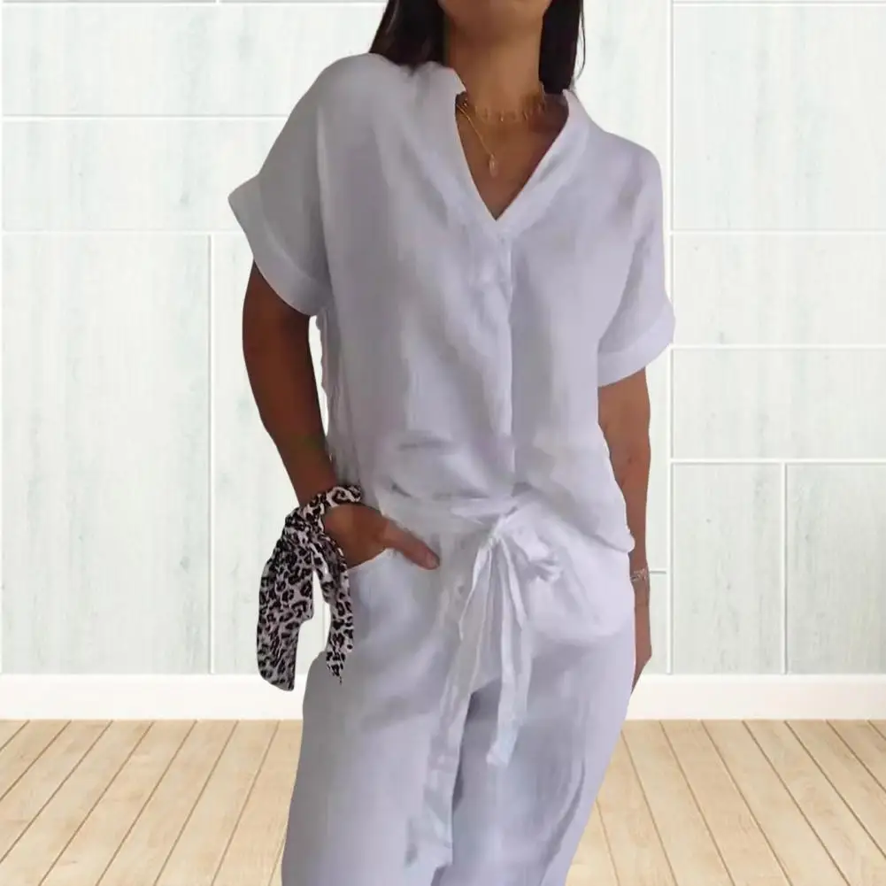 Loose Fit V-neck Top Elegant Solid Color V-neck Women's T-shirt with Loose Fit Pleated Detailing Stylish Short Sleeve for Daily
Loose Fit V-neck Top Elegant Solid Color V-neck Women's T-shirt with Loose Fit Pleated Detailing Stylish Short Sleeve for Daily