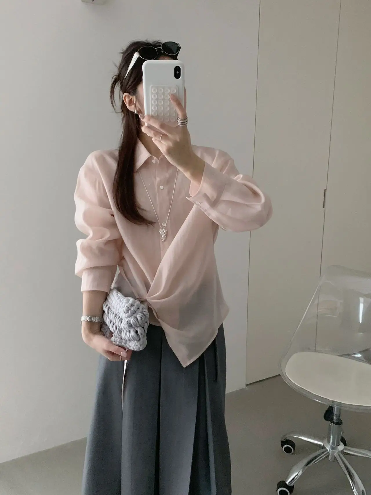 Lilian TE Spring Summer Loose Fit Pure Color Long Sleeve Women's Shirt Versatile Design Sensation Small Audience Top
Lilian TE Spring Summer Loose Fit Pure Color Long Sleeve Women's Shirt Versatile Design Sensation Small Audience Top
