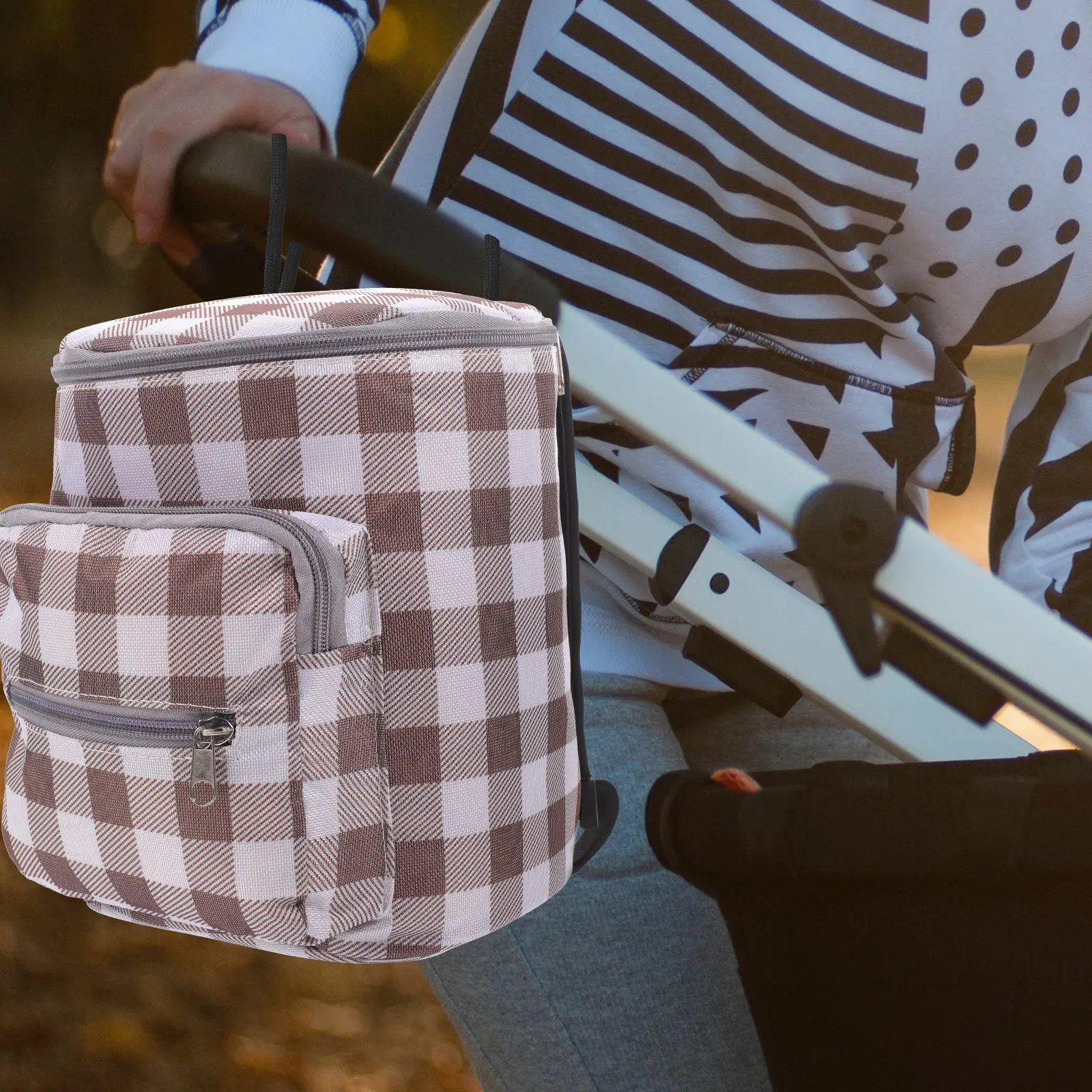 Hanging Diaper Bag for New Moms Portable Travel Organizer Storage Pouch with Smooth Zipper Strong Binding Rope Fashion Print
Hanging Diaper Bag for New Moms Portable Travel Organizer Storage Pouch with Smooth Zipper Strong Binding Rope Fashion Print