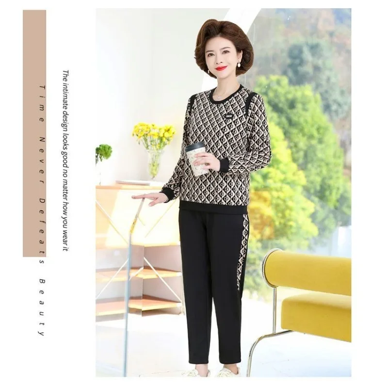 2025 Autumn New Long-sleeved Autumn Suit Fashionable Round Neck Women's Casual Suit Sports Two-piece Set
2025 Autumn New Long-sleeved Autumn Suit Fashionable Round Neck Women's Casual Suit Sports Two-piece Set