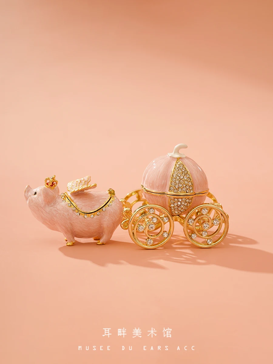 Pumpkin Carriage Proposal Ring Box Cute Small Jewelry Box Storage Freehand Sketching Birthday Gift Box Enamels Tabletop Ornament
Pumpkin Carriage Proposal Ring Box Cute Small Jewelry Box Storage Freehand Sketching Birthday Gift Box Enamels Tabletop Ornament