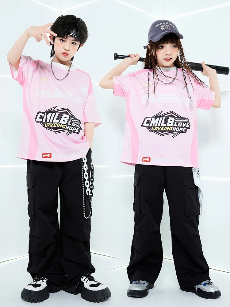 2024 Kids Clothing Pink Tops Cargo Pants Suit Girls Jazz Modern Dance Costumes Boys Hip Hop Perofrmance Stage Clothes DQS15977
2024 Kids Clothing Pink Tops Cargo Pants Suit Girls Jazz Modern Dance Costumes Boys Hip Hop Perofrmance Stage Clothes DQS15977