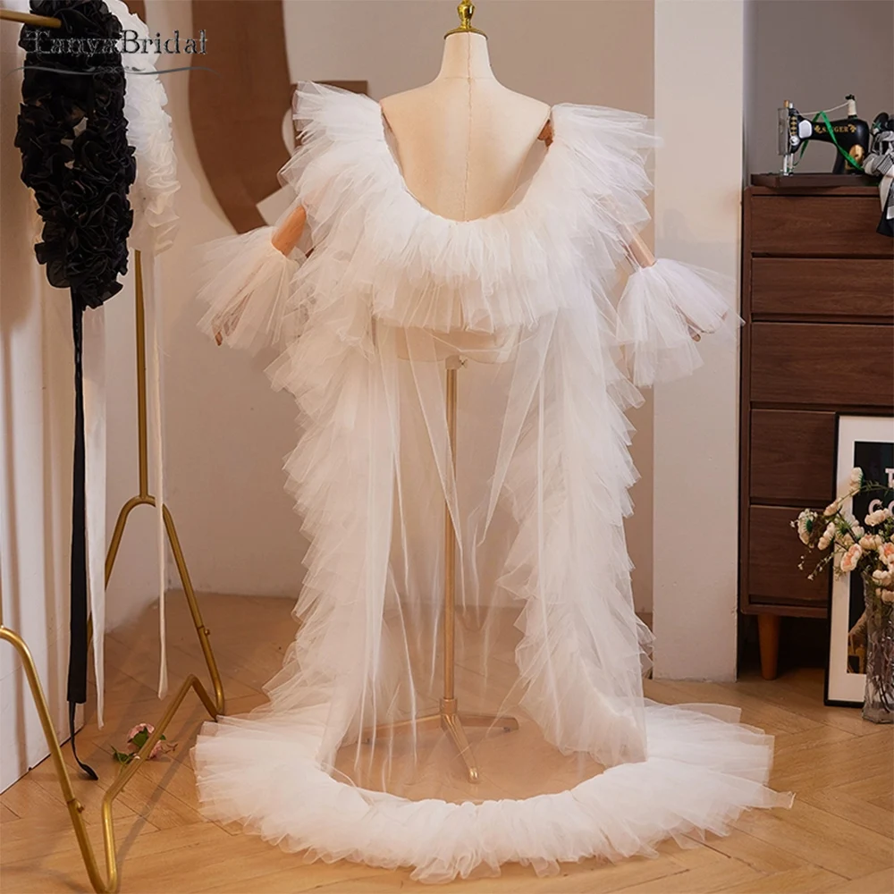 Long Sleeve Tulle Wedding Cape With Ruffles Tulle Edge ,Bridal Fashion Long Jacket Chic DJ411
Long Sleeve Tulle Wedding Cape With Ruffles Tulle Edge ,Bridal Fashion Long Jacket Chic DJ411