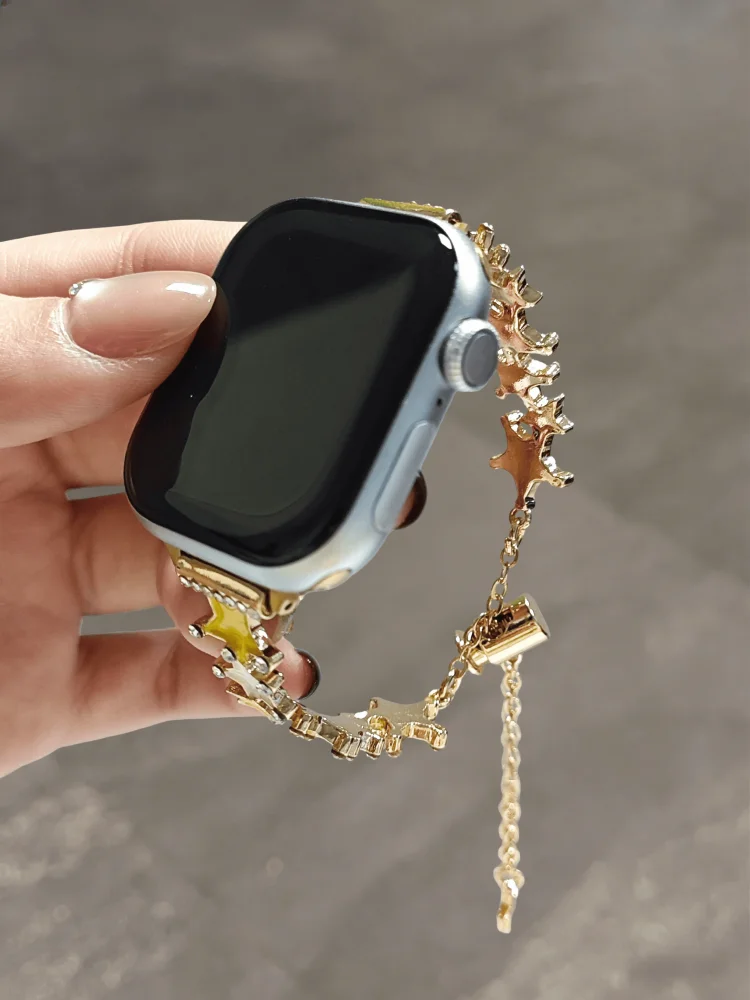 Минималистичный модный ремешок для часов, совместимый с ремешками iWatch размерами 38 мм, 40 мм, 41 мм, 42 мм, 44 мм, 45 мм и 49 мм.
Минималистичный модный ремешок для часов, совместимый с ремешками iWatch размерами 38 мм, 40 мм, 41 мм, 42 мм, 44 мм, 45 мм и 49 мм.
