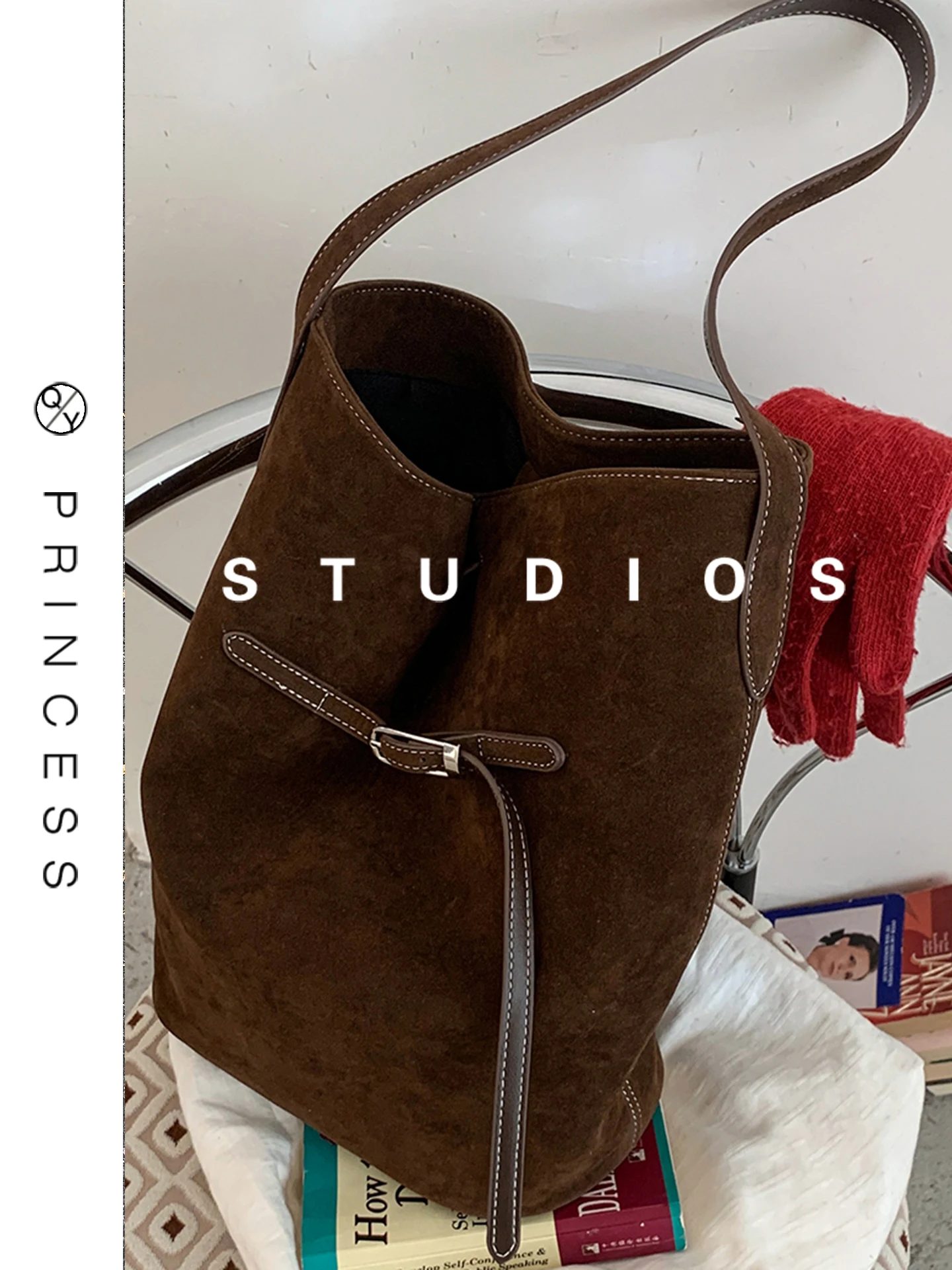 Корейская сумка-тоут Sle Lazy Buet для женщин, новинка 2025 года, высококачественная маленькая городская сумка-тоут из мягкой замши для повседневного использования
Корейская сумка-тоут Sle Lazy Buet для женщин, новинка 2025 года, высококачественная маленькая городская сумка-тоут из мягкой замши для повседневного использования