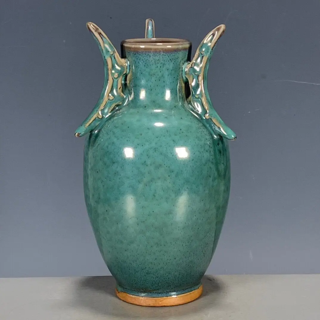 Imitation Chinese-style porcelain, old kiln Jun ware, upgraded three levels vase
Imitation Chinese-style porcelain, old kiln Jun ware, upgraded three levels vase