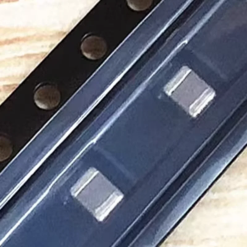 10 шт./TPS82130SILR USIP8 новый оригинальный подлинный
10 шт./TPS82130SILR USIP8 новый оригинальный подлинный