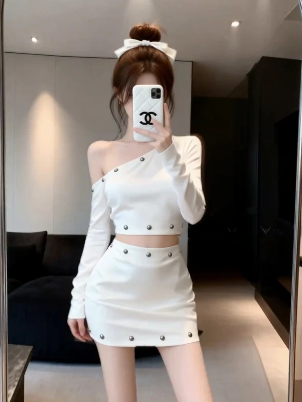 Sexy Slim Fit Shoulder Bared Long Sleeve Set for Women Spring New Style High Waist Short Skirt Two Piece Suit Fashionable Trendy
Sexy Slim Fit Shoulder Bared Long Sleeve Set for Women Spring New Style High Waist Short Skirt Two Piece Suit Fashionable Trendy
