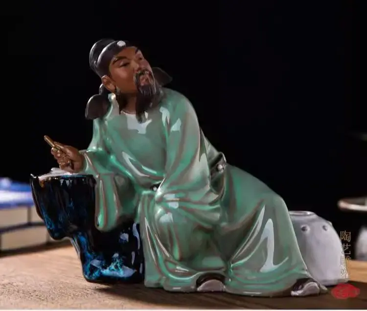 Li Bai's Drunken Ceramic Figure-Shiwan Kiln
Li Bai's Drunken Ceramic Figure-Shiwan Kiln