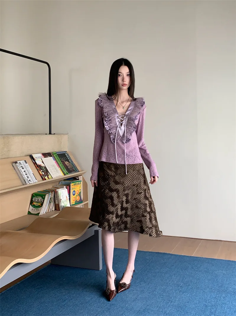 Romantic Metal Gloss Texture Asymmetrical Hemline Skirt for Young Women in Their 20s Chinese Origin Spring Season Hanfu
Romantic Metal Gloss Texture Asymmetrical Hemline Skirt for Young Women in Their 20s Chinese Origin Spring Season Hanfu