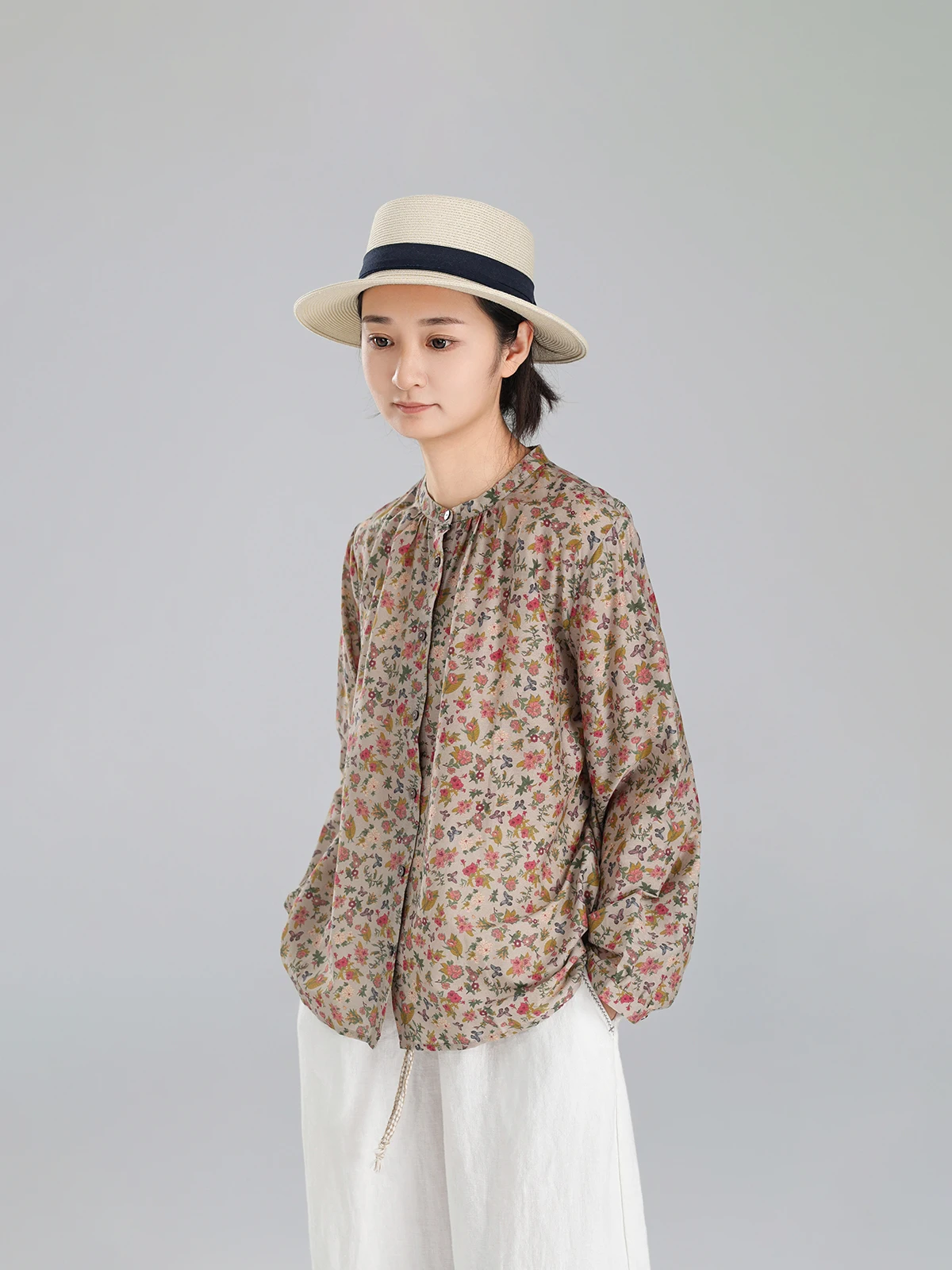ChenYan Silk Cotton Shirt Women's Lightweight round Neck Button-Up Floral Print Commute Style Thin Gauze Blouse
ChenYan Silk Cotton Shirt Women's Lightweight round Neck Button-Up Floral Print Commute Style Thin Gauze Blouse