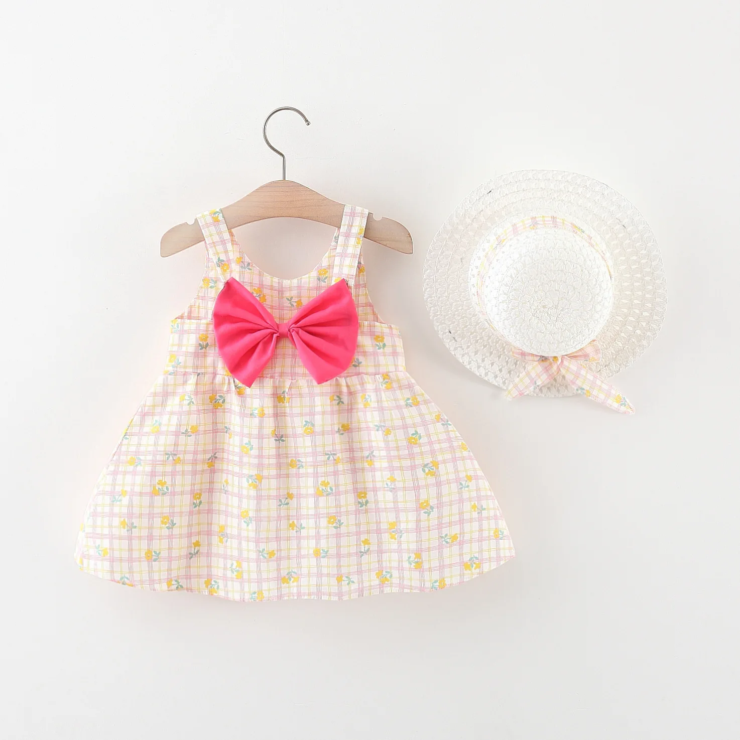 Two Piece Set Of Summer New Big Bow Dress Suitable For Girls Aged 0-2 Plaid Printed Camisole Dress With Hat As A Gift
Two Piece Set Of Summer New Big Bow Dress Suitable For Girls Aged 0-2 Plaid Printed Camisole Dress With Hat As A Gift