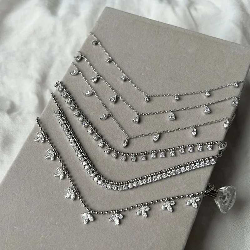 French Classic S925 Sterling Silver Necklace with Women's Volleyball Diamond Zirconia Exquisite and Versatile Clavicle chain
French Classic S925 Sterling Silver Necklace with Women's Volleyball Diamond Zirconia Exquisite and Versatile Clavicle chain